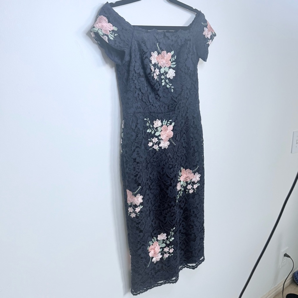 Nicole Miller Navy lined lace knee length dress short sleeve spring